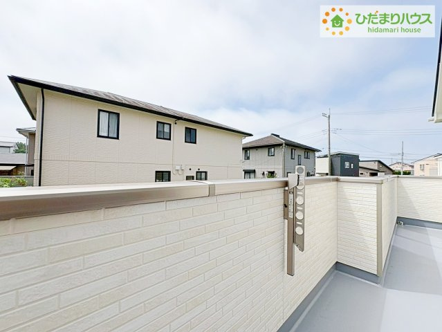 ひたちなか市足崎　新築戸建　C号棟のバルコニー|広々としたバルコニー。お洗濯物もぜーんぶ干せちゃいます！！