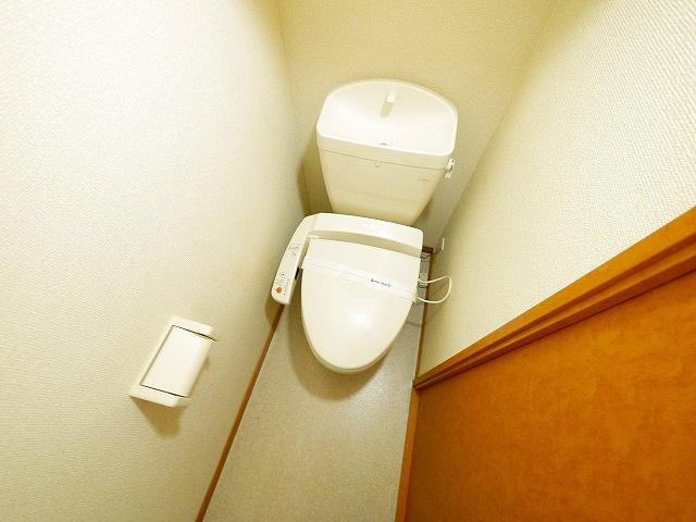 レオパレスメルベーユ西大寺のトイレ|シンプルで使いやすいトイレです