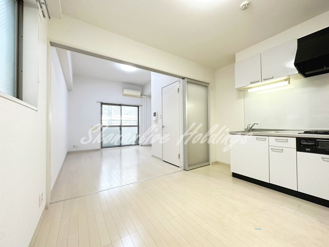 藤沢市湘南台２丁目の賃貸マンションの居間・リビング|使いやすいリビングになります♪