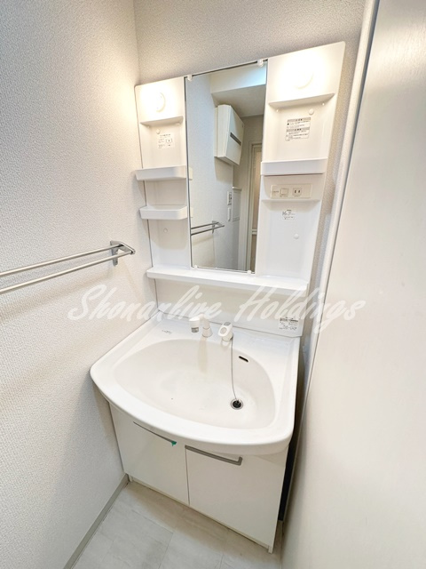 藤沢市湘南台２丁目の賃貸マンションの洗面所|明るい洗面所です