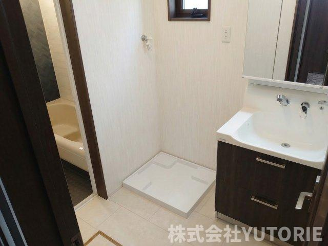 築７年　全室南向き３台駐車の注文住宅　緑区相原の脱衣所