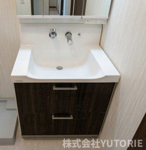 築７年　全室南向き３台駐車の注文住宅　緑区相原の独立洗面台