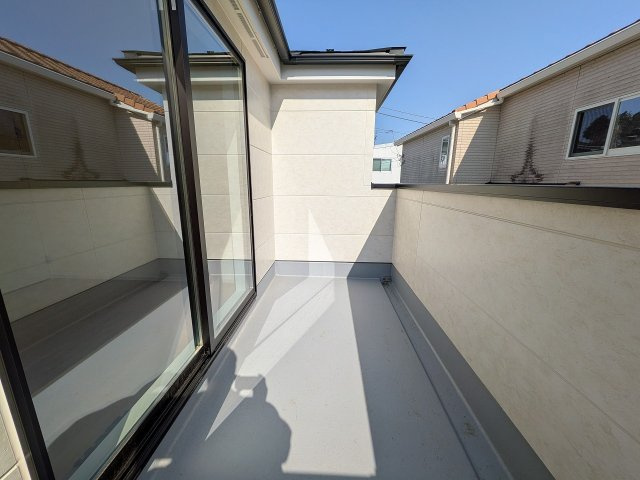 八王子市　長房町　新築一戸建て　８期のバルコニー|～南向きで陽当たりの良いバルコニー～