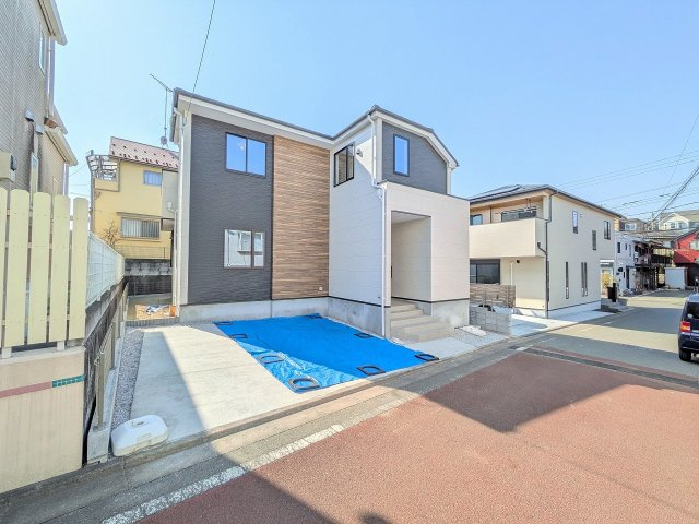 八王子市　長房町　新築一戸建て　８期の外観|～西八王子駅徒歩18分　並列2台駐車可能　生活便利施設が徒歩圏、住環境良好です～