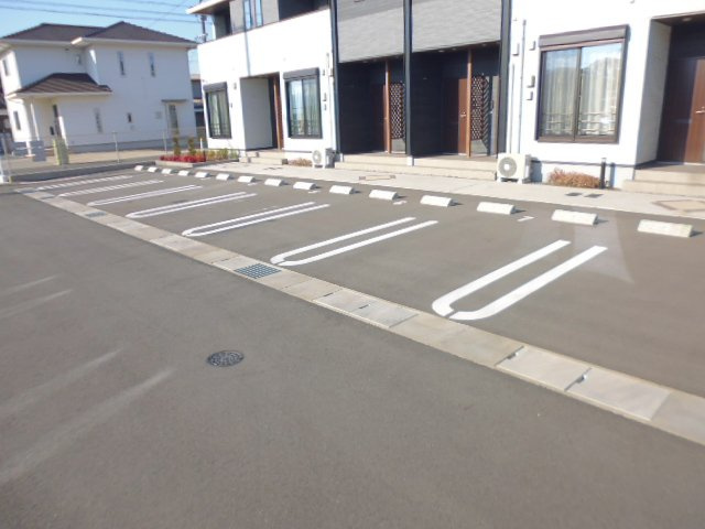 フィレールＡの駐車場