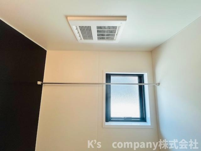 茅ヶ崎市今宿　新築戸建　1号棟の設備|長雨の続く時期のお洗濯物の心配を解消できる浴室乾燥機☆