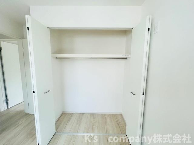 茅ヶ崎市今宿　新築戸建　1号棟の収納|洋室5.2帖の収納スペース◇