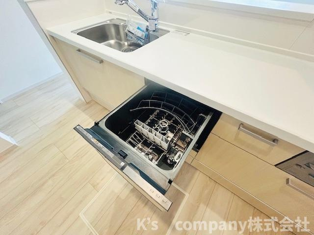 茅ヶ崎市今宿　新築戸建　1号棟のキッチン|家事の負担を軽減してくれる食器洗い乾燥機付き☆