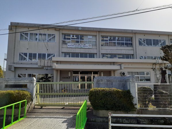 プリムローズ・Ｓの周辺|岡山市立鯉山小学校まで250m