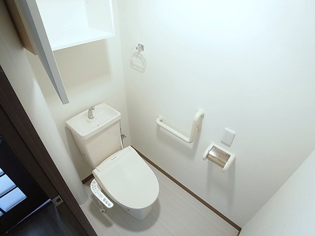 ハーデンハイツのトイレ|上部収納付トイレウォシュレット