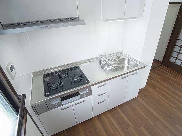 ハーデンハイツのキッチン|入替済み3口ガスグリル付システムキッチン