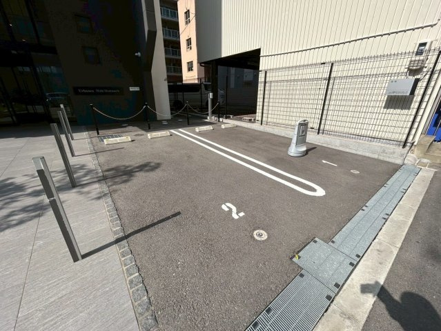 アーバネックス西本町の駐車場