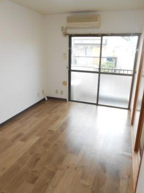 エンジュリー中野の寝室