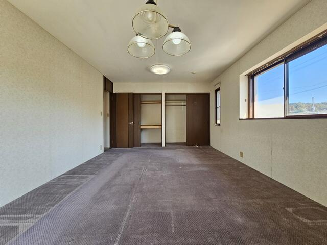 瑞浪市陶町大川の洋室|２階洋室１２帖