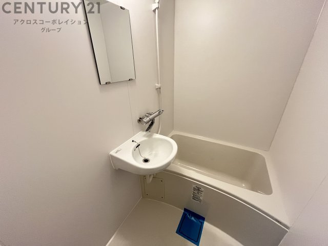 シンプルで清潔な浴室です！