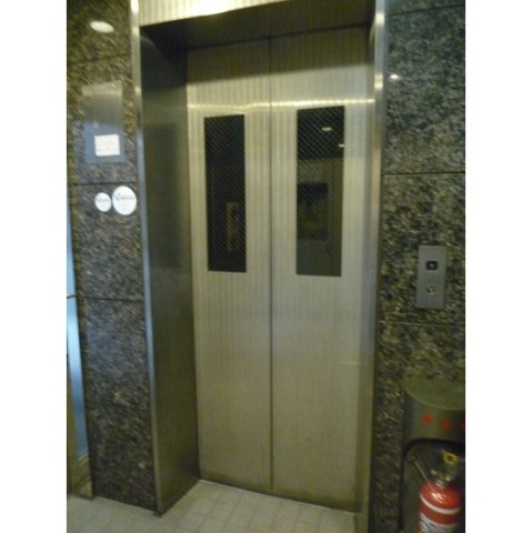 服部ビルのその他|エレベーター