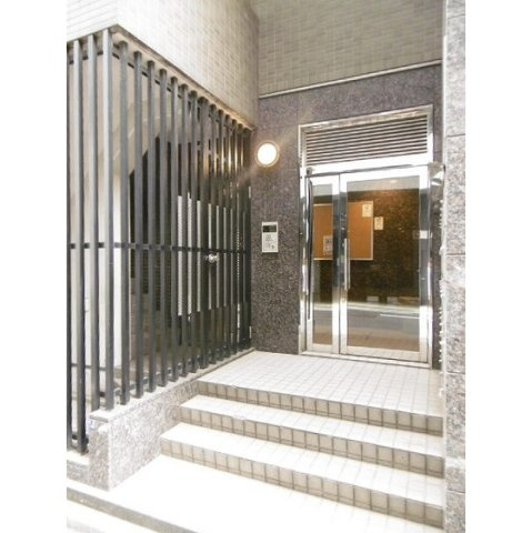 服部ビルのエントランス|エントランス