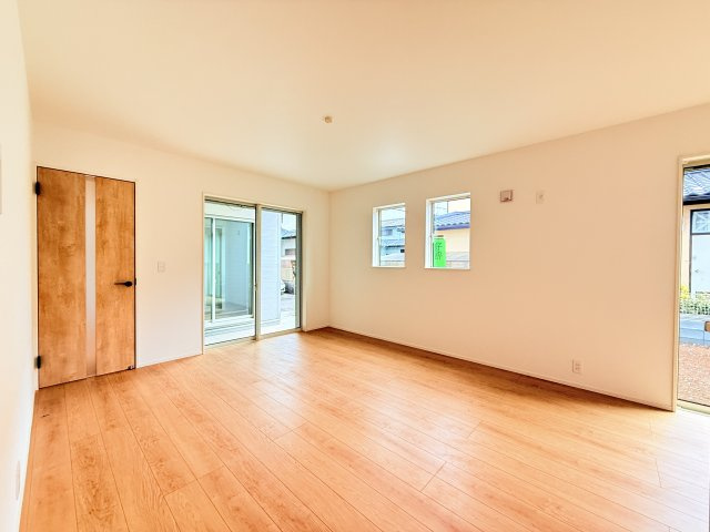 つくば市緑が丘第1期　新築戸建て　1号棟の居間・リビング|広々としたＬＤＫ♪
家具を置いても窮屈感を感じず過ごせます。