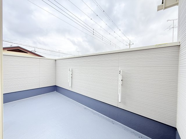 つくば市緑が丘第1期　新築戸建て　1号棟のバルコニー|日当たりの良いバルコニーは外干しスペースにぴったりです◎