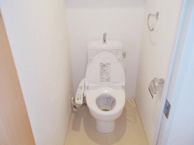 【トイレ】 | レヴィールヒルズ入間リバービュー | コンパクトで使いやすいトイレです