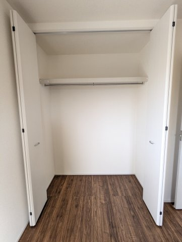 日立市東大沼町第１の収納|奥行きのある収納には、衣類や小物などすっきりとしまっていただけます！