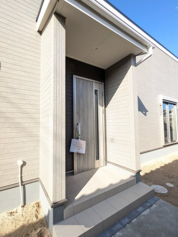 日立市東大沼町第１の玄関|エントランスです。帰りたくなる家、住む幸せ、ご見学の際はお問合せ下さい。心よりお待ちしております～。