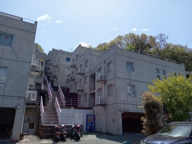 川崎市多摩区南生田２丁目の賃貸マンション