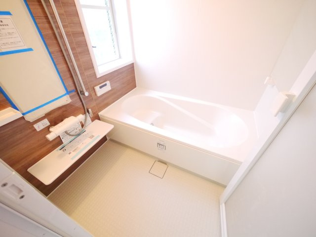 東金市季美の森東1　中古戸建の浴室|内装リフォーム済み令和8年3月済　システムキッチン・ユニットバス新品 駐車2台 都市ガス上下水