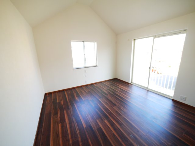 東金市季美の森東1　中古戸建の洋室|内装リフォーム済み令和8年3月済　システムキッチン・ユニットバス新品 駐車2台 都市ガス上下水