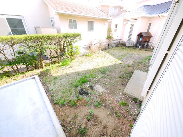 東金市季美の森東1　中古戸建の庭|内装リフォーム済み令和8年3月済　システムキッチン・ユニットバス新品 駐車2台 都市ガス上下水