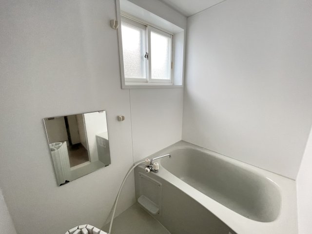 八戸市大字市川町字尻引前山31-711の浴室