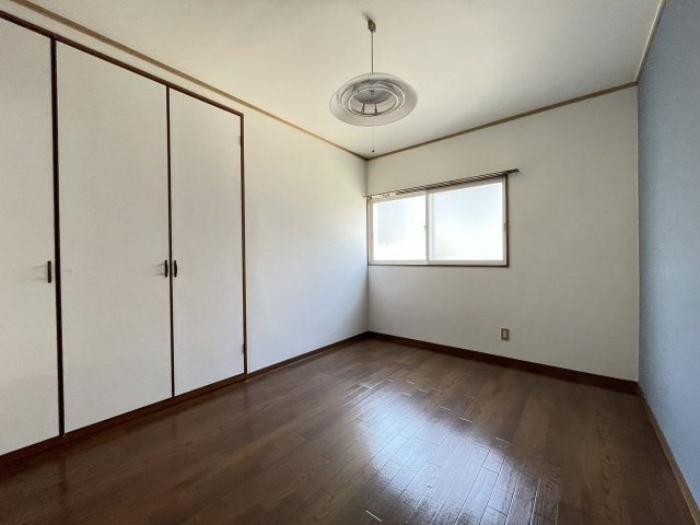 八戸市大字市川町字尻引前山31-711の洋室