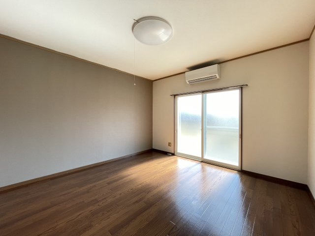 八戸市大字市川町字尻引前山31-711の洋室