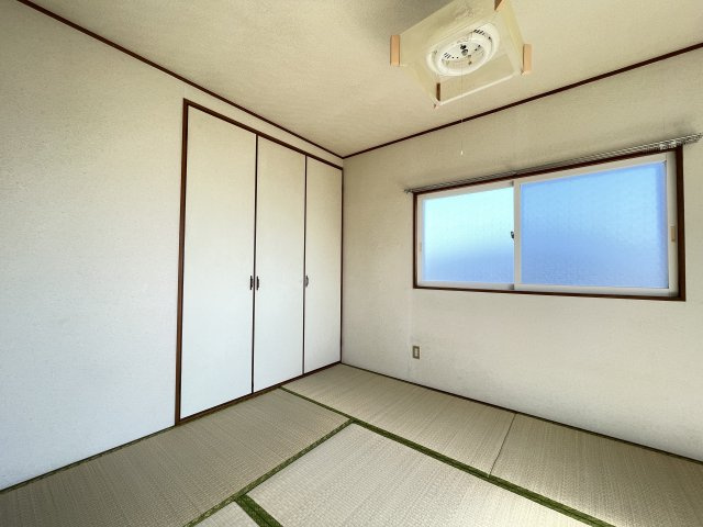 八戸市大字市川町字尻引前山31-711の和室