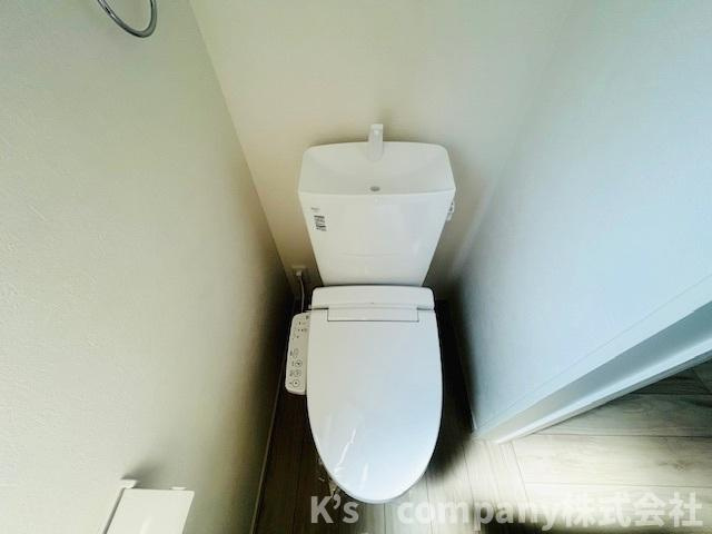 茅ヶ崎市今宿　新築戸建　2号棟のトイレ|同白を基調とした清潔感のあるトイレ市アック