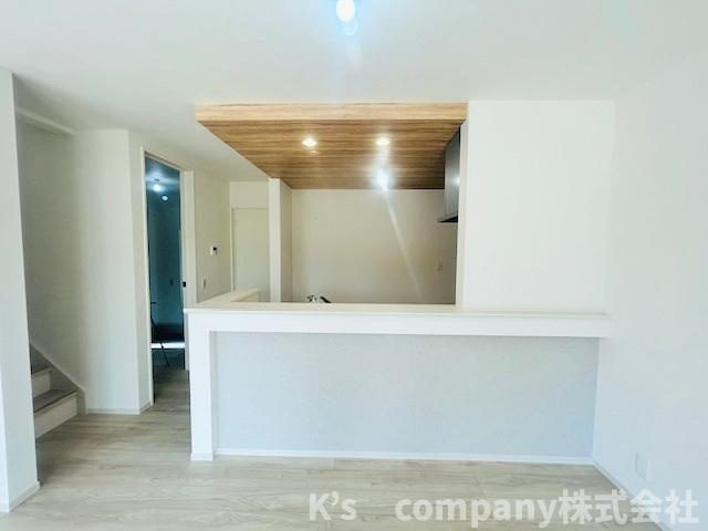 茅ヶ崎市今宿　新築戸建　2号棟のキッチン|ご家族が自然に集まるカウンタ―キッチン♪