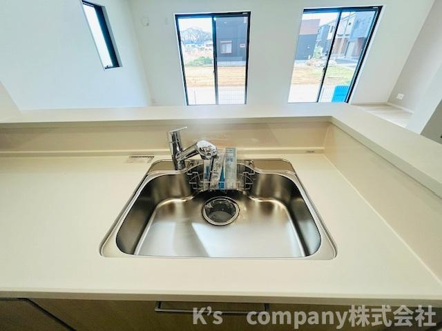 茅ヶ崎市今宿　新築戸建　2号棟のキッチン|耐久性に優れたステンレス素材のシンク◇