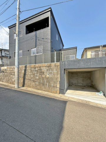 キャッスルホーム八木山松波町の外観