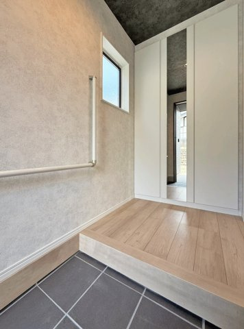 キャッスルホーム八木山松波町の玄関