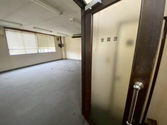 小仲台6丁目倉庫事務所の内装|２階会議室
