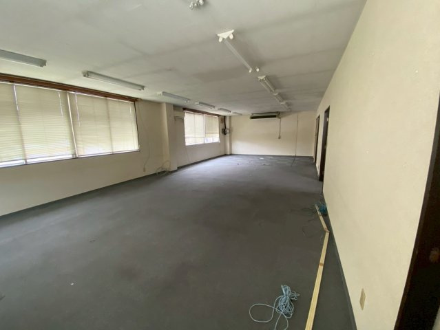 小仲台6丁目倉庫事務所の内装