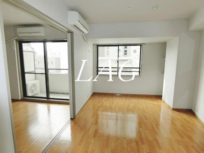 【居間・リビング】 | コンフォート・イシイ | 洋室のお部屋です。