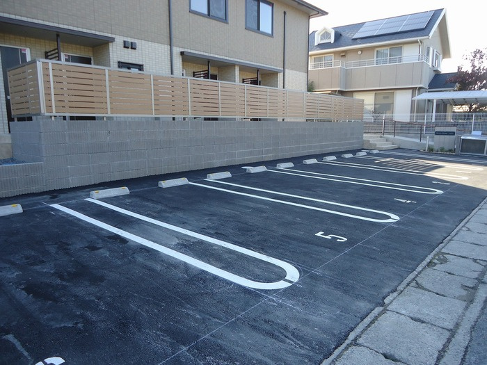 ヴィラ　チェリベの駐車場