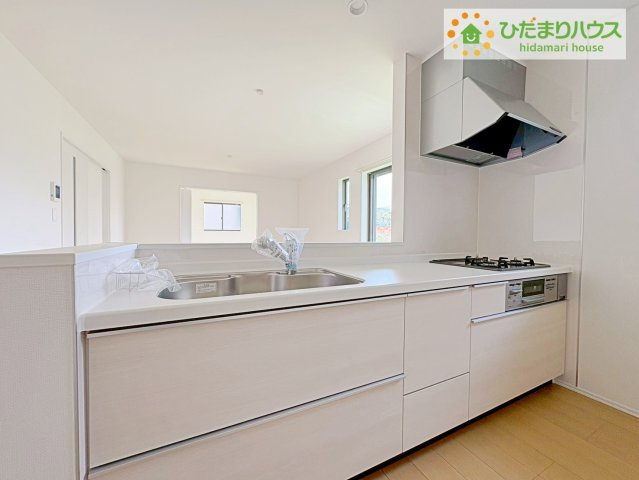 ひたちなか市足崎　新築戸建　D号棟のキッチン|家族と会話しながら料理できるオープンカウンター♪