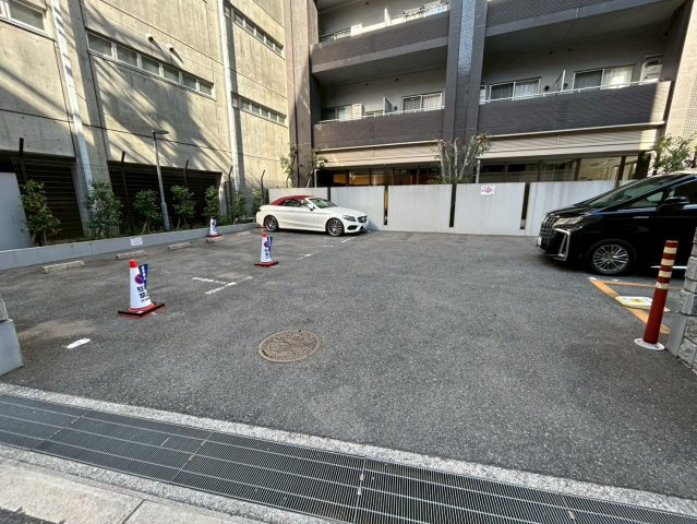 グランツ西大橋の駐車場