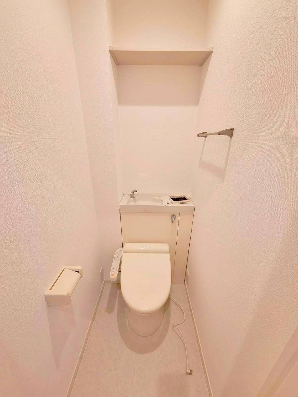 クレセントＢのトイレ|★温水洗浄便座★