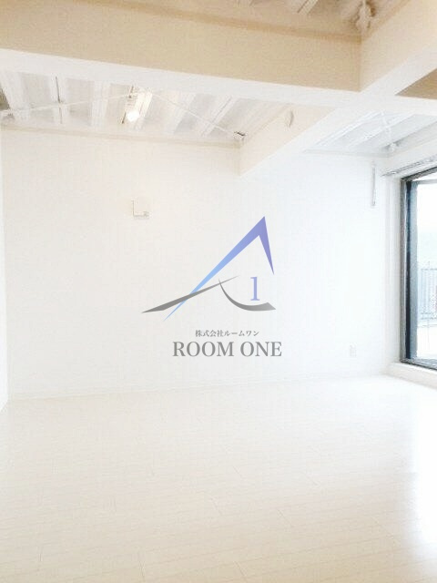 オットーデザインマンションの居間・リビング|洋室のお部屋です。