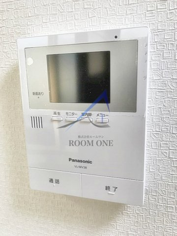 ニレの木のセキュリティ|モニター付きインターホンです。