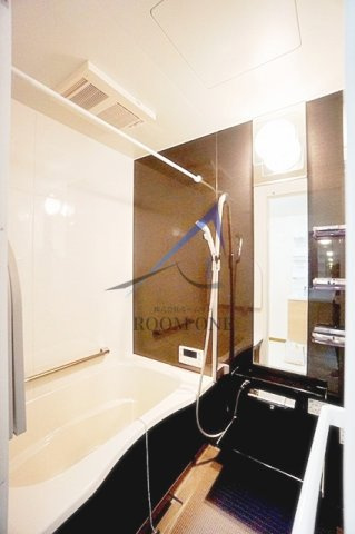 ニレの木の浴室|お風呂です。