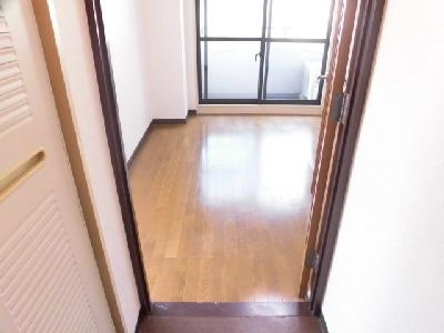 デトムワン一条通の内装|廊下から～